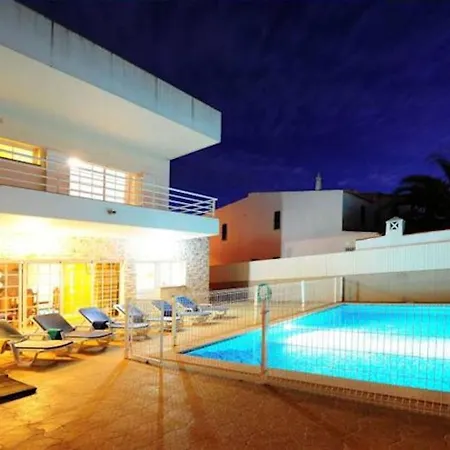 ヴィラ Casa Joao Paulo - Spacious 4 Bedroom With Comfortable Furnishings - Perfect For Families