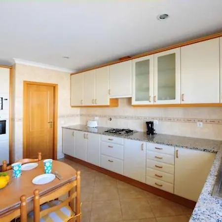 Casa Joao Paulo - Spacious 4 Bedroom With Comfortable Furnishings - Perfect For Families Villa