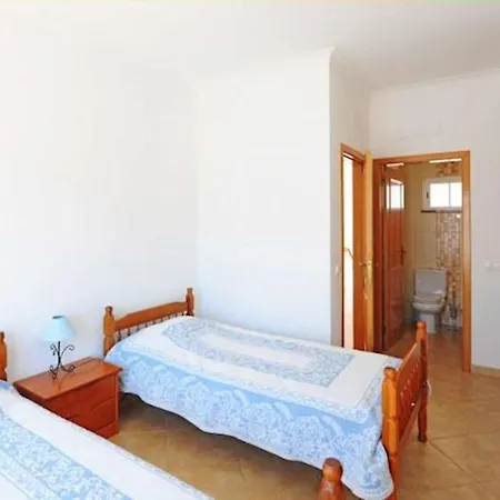 Casa Joao Paulo - Spacious 4 Bedroom With Comfortable Furnishings - Perfect For Families Villa