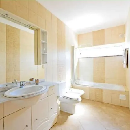 Casa Joao Paulo - Spacious 4 Bedroom With Comfortable Furnishings - Perfect For Families Villa